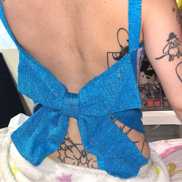 Super cute sparkly blue bow top - Picture 3 of 7